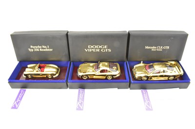 Lot 351 - MAISTO; three collectors' model vehicles with '...