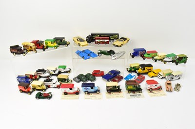 Lot 390 - A quantity of various loose diecast vehicles,...