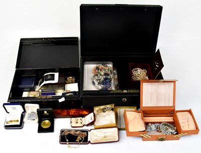 Lot 1544 - A collection of costume jewellery to include...