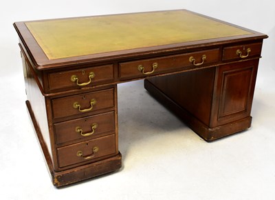 Lot 20 - An early 20th century mahogany twin pedestal...