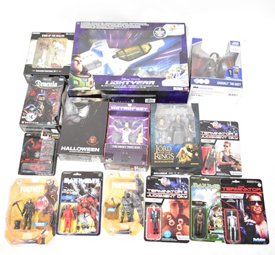 Lot 653 - Various film related figures and box sets, to...