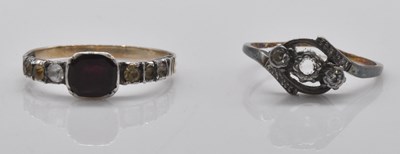 Lot 542 - An 18ct yellow gold platinum tipped ring, af,...