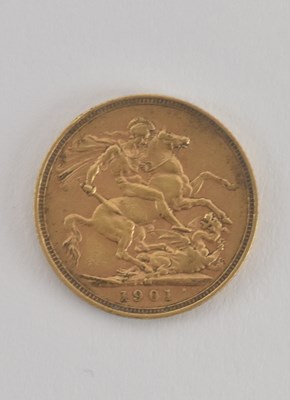 Lot 1582 - A Victoria full sovereign, 1901, old head,...