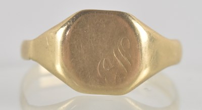 Lot 1361 - A 9ct gold signet ring, with initials to the...
