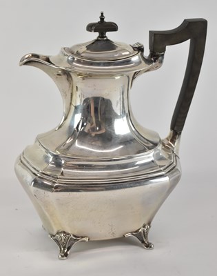 Lot 1041 - JAMES DEAKIN & SONS; a George V hallmarked...