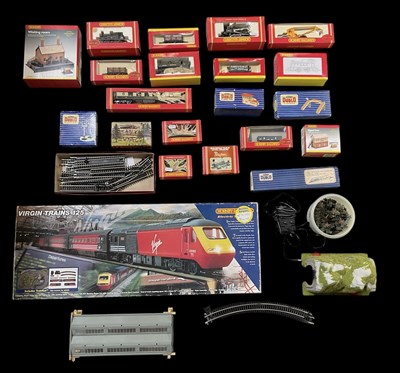 Lot 504 - HORNBY RAILWAYS; a boxed Virgin Trains 125...