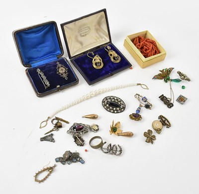 Lot 159 - A small collection of Victorian and later...