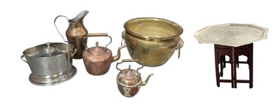 Lot 499 - A quantity of metalware including a Chinese...