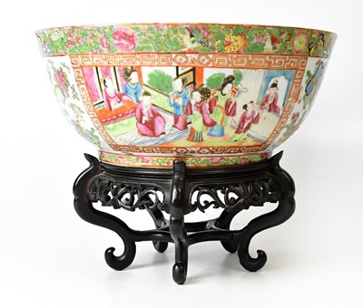 Lot 348 - A 19th century Chinese porcelain Famille Rose...