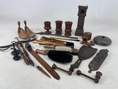 Lot 33 - A collection of treen including two 19th...