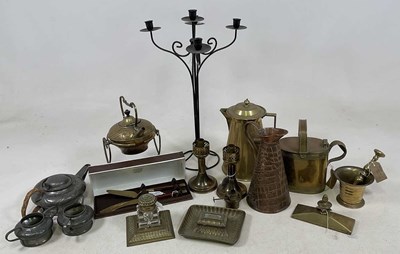 Lot 172 - A quantity of brass, copper and pewter items,...