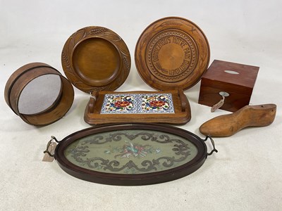 Lot 63 - A small amount of wooden ware; to include a...