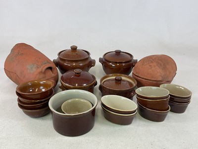 Lot 288 - A quantity of kitchenware ceramics, including...