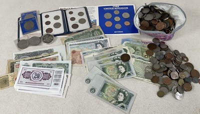 Lot 588 - A quantity of world coins and notes, to...