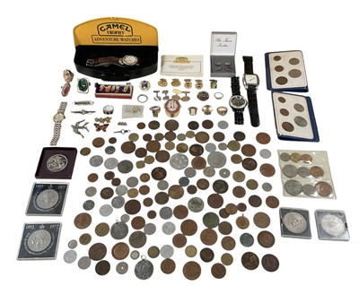 Lot 1560 - Various items of costume jewellery including a...