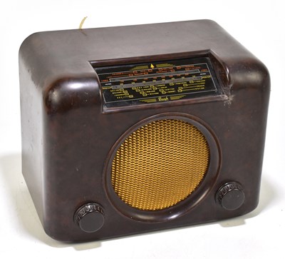 Lot 240 - BUSH; a DAC90A bakelite radio