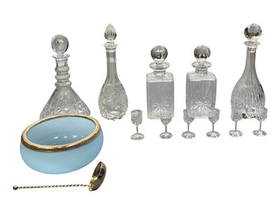 Lot 583 - A quantity of assorted cut and crystal...