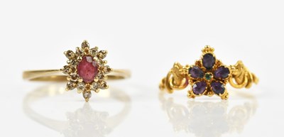 Lot 466 - A 9ct yellow gold cluster dress ring, size P,...