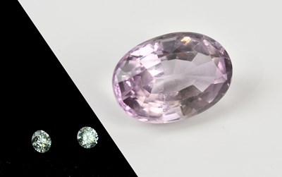 Lot 204 - A large loose amethyst, approx 23.5 x 15.8mm,...
