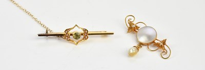 Lot 102 - An Edwardian yellow metal seed pearl and...