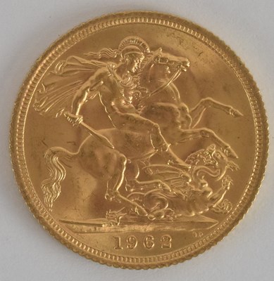 Lot 1609 - An Elizabeth II full sovereign, 1962.