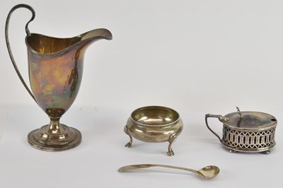 Lot 1106 - A George V hallmarked silver cream jug, London...