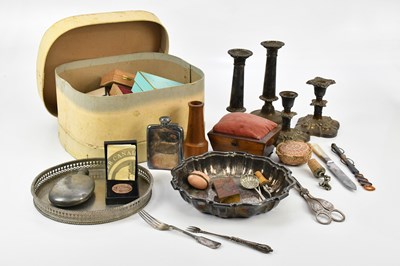 Lot 1349 - An assortment of decorative items including a...