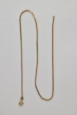 Lot 1424 - A 9ct gold dainty square link necklace with...