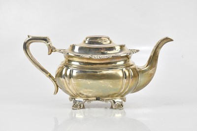 Lot 2458 - GOLDSMITHS & SILVERSMITHS CO; an Elizabeth II...