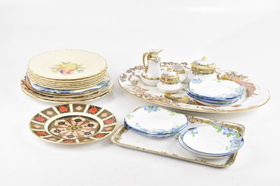 Lot 1671 - ROYAL CROWN DERBY; a plate in 1128 pattern,...