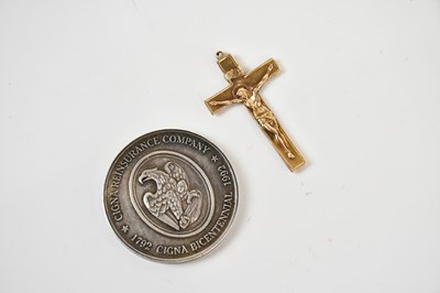Lot 309 - A 9ct gold crucifix pendant, approx 1.9g, and...