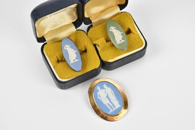 Lot 125 - ADAMS; a yellow metal mounted jasperware...