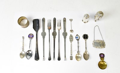 Lot 751 - A mixed lot of hallmarked silver and...