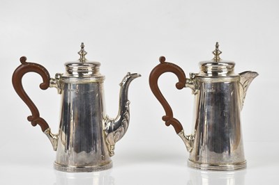 Lot 2456 - GOLDSMITHS & SILVERSMITHS CO; an Elizabeth II...