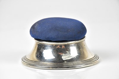 Lot 2124 - SAUNDERS AND SHEPHERD; a George V hallmarked...