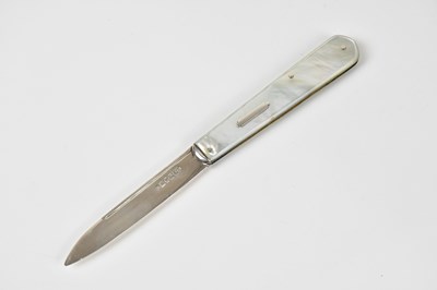 Lot 2231 - A William IV hallmarked silver bladed and...