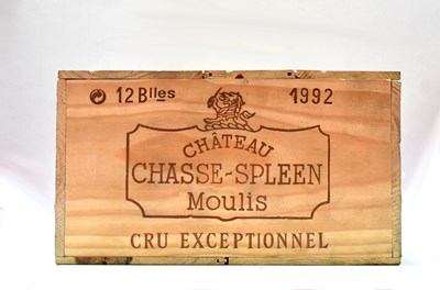 Lot 185 - A wooden crate containing twelve bottles of...