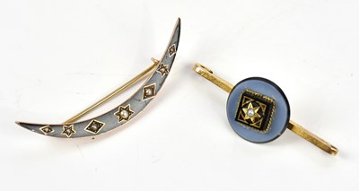 Lot 85 - A Victorian black enamel and yellow metal...
