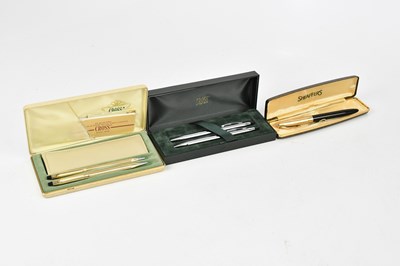 Lot 1399 - SHEAFFER; a cased fountain pen, with 14K mount,...
