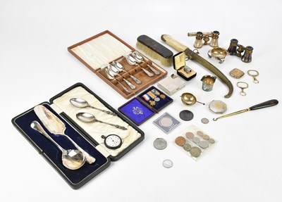 Lot 1330 - A small quantity of collectors' items...