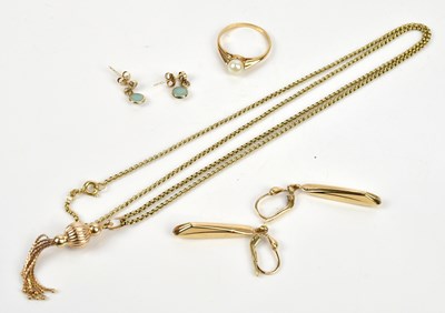 Lot 273 - A 9ct yellow gold orb type pendant, suspended...