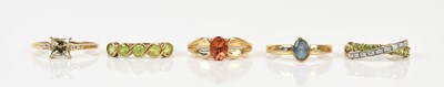 Lot 374 - Five yellow metal dress rings stamped '9C' or '...