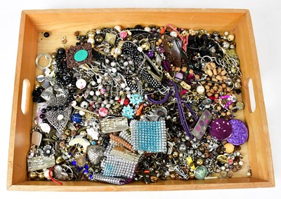 Lot 936 - A large quantity of beads, jewellery...