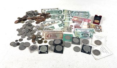 Lot 318 - A quantity of British and foreign currency, to...