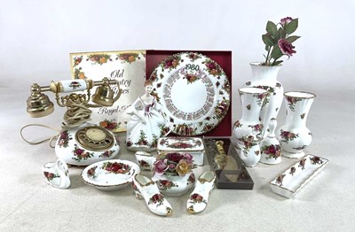 Lot 179 - ROYAL ALBERT; 'Old Country Roses' decorative...