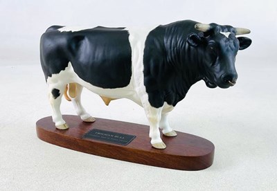 Lot 378 - BESWICK; a Friesian bull model on plinth, 19 x...