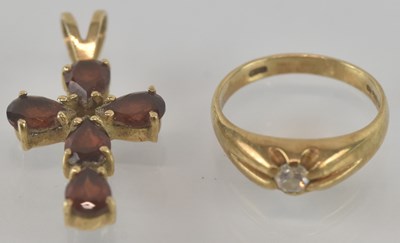 Lot 518 - A 9ct yellow gold white stone set ring, size E,...