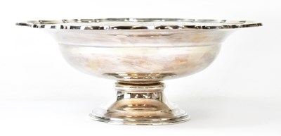 Lot 761 - A George V hallmarked silver tazza, Chester...