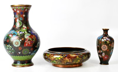 Lot 408 - Three pieces of cloisonné ware, comprising a...