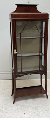 Lot 124 - An Edwardian mahogany inlaid display cabinet,...